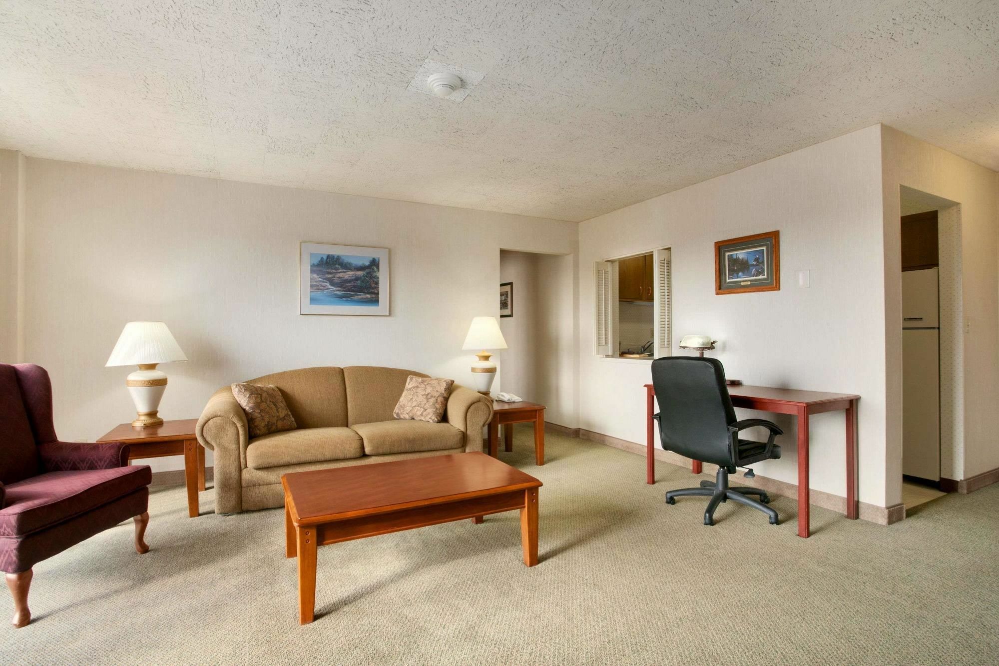 Clarion Pointe Rhinelander Downtown Hotel Buitenkant foto